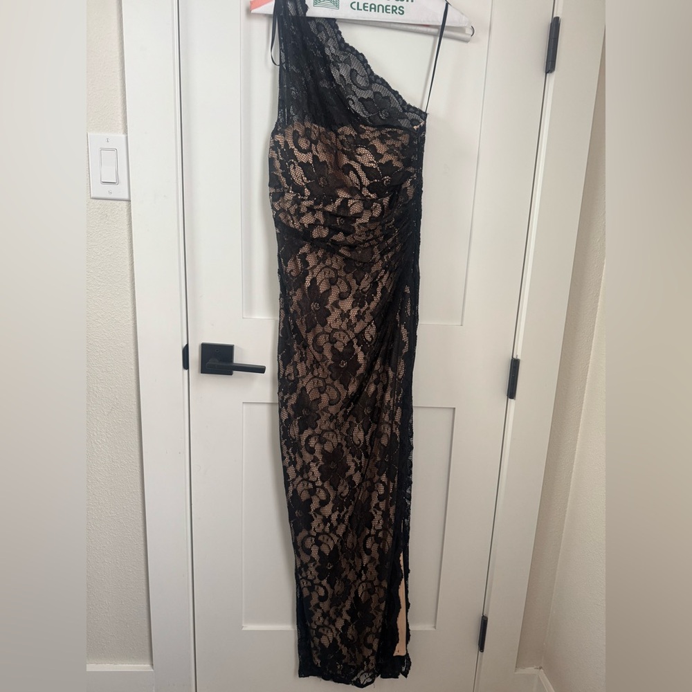 Betsy & Adam Black and Tan One Shoulder Dress never worn